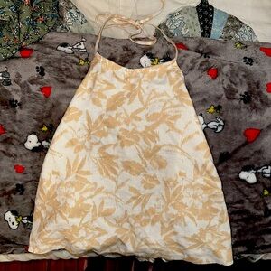 Open-back summer tank top 💛